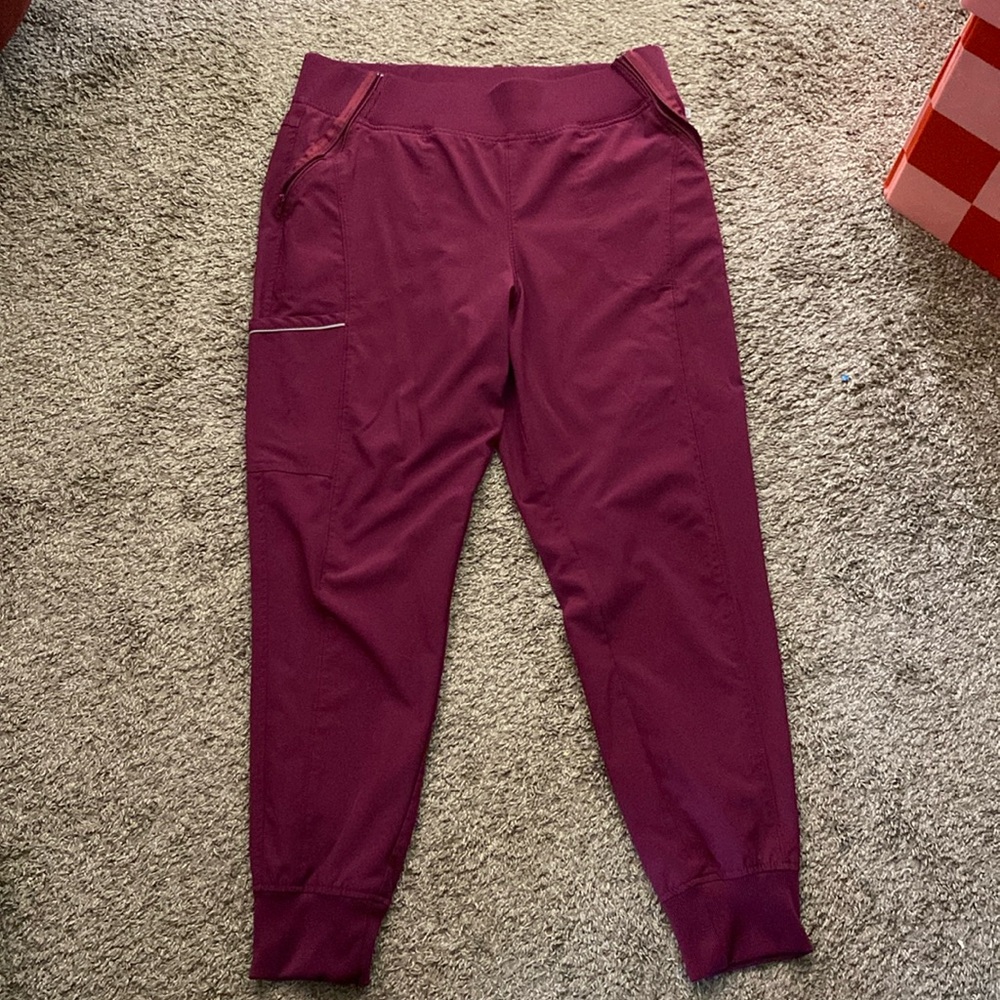 Size Large Infinity scrub set Large pants Large top